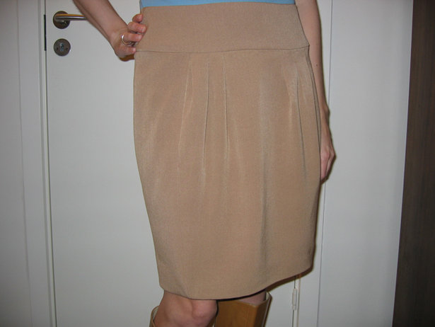 Annetteb_skirt_front_large