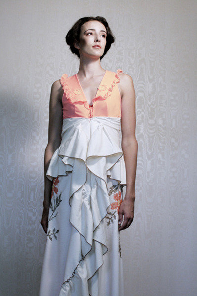 Table_cloth_bustle_dress_lanni_lantto_fullscreen