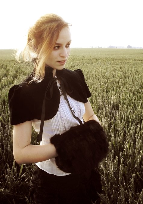 Anouschka_-_capelet_paranoire__fullscreen