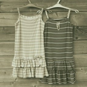Deux-robes_carr_285_large
