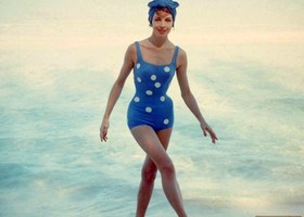Cuba-beach-fashions4-520x455_show