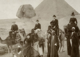 Victorian-british-tourist-001_show