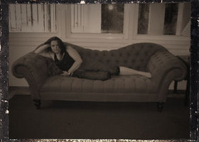 Kat_couch_show