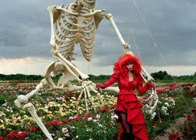 Tim-burton-fashion-1009-04-de_show