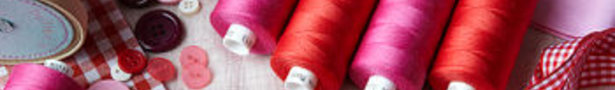 F0053239-thread__buttons__measuring_tape_on_desk-spl_show
