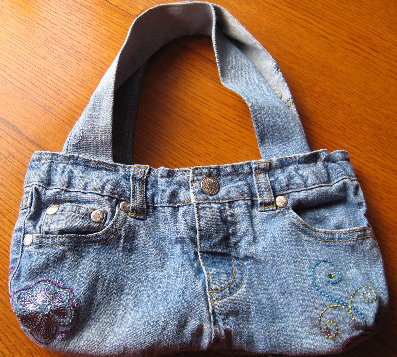 Kids Jeans turned into a bag Sewing Projects