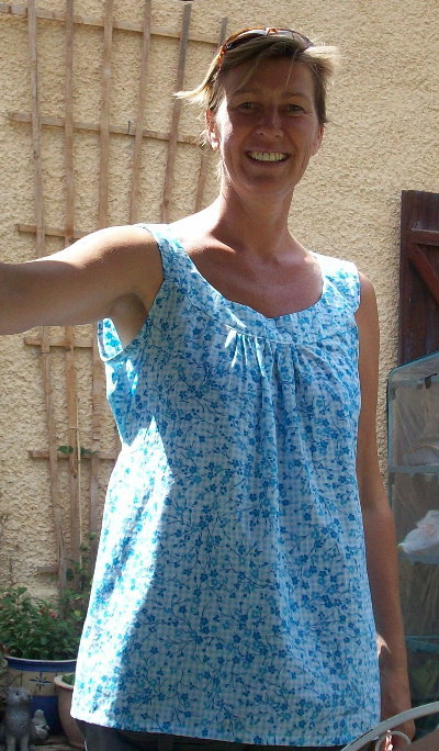 Ineke_blue_blouse_3_large