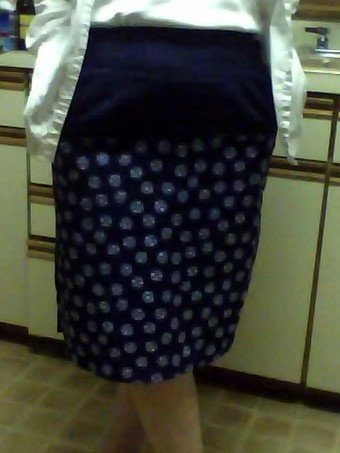 Blue_and_white_skirt_large