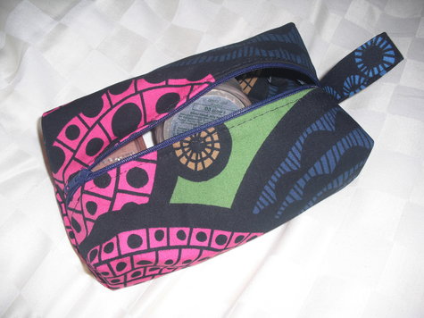 Boxy_make_up_bag_large