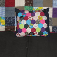 Hex_cushion_002_listing