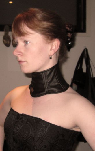 Neck_corset01_large