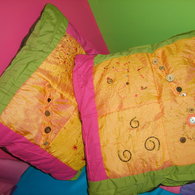 Beaded_cushion_2_listing