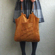 Enid_carryall_front_standing_2_listing