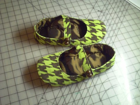 Greenandbrownshoes1_large