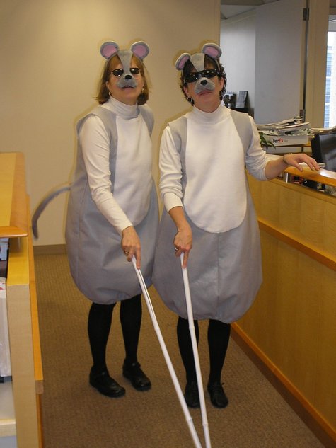 Two_blind_mice_large