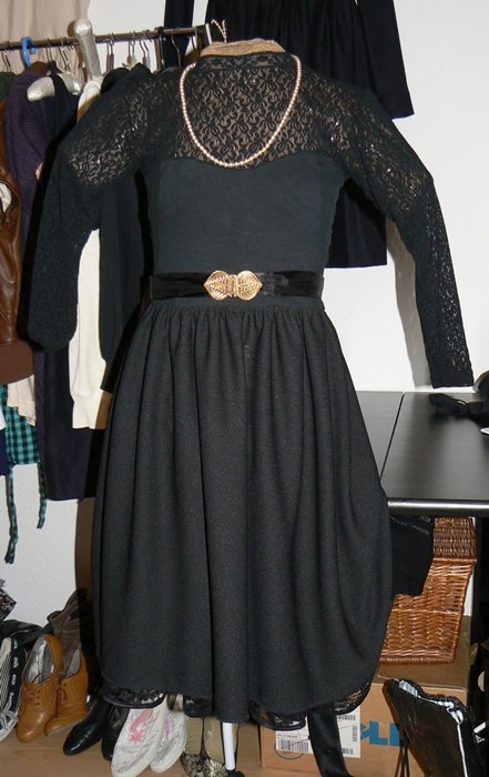 Schwarzes_spitzenkleid1_large