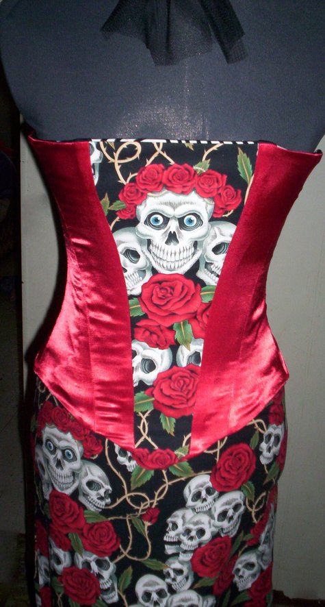 Skulls_and_roses_outfit_large