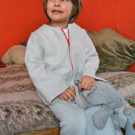 Robe_seated_listing