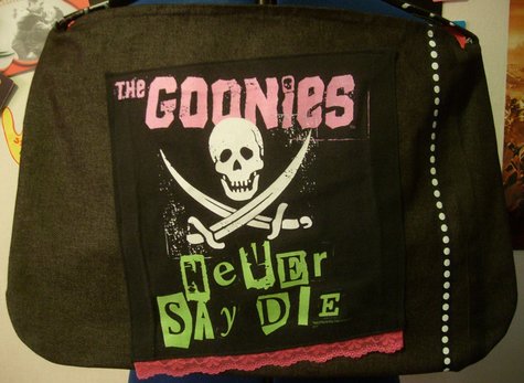 Goonie_bag_1_large