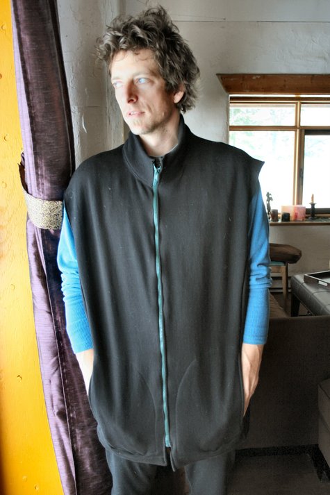 Xmasvest_large