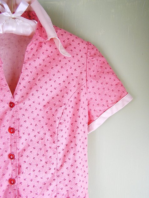 Pink_diner_dress_in_the_garden_03_sleeve_and_collar_detail_large