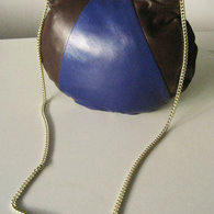 Lola_chain_sitting_1_listing