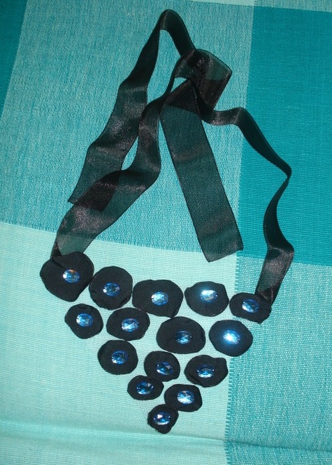 Bib_necklace_large