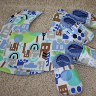 Baby_shoes_and_bibs_listing