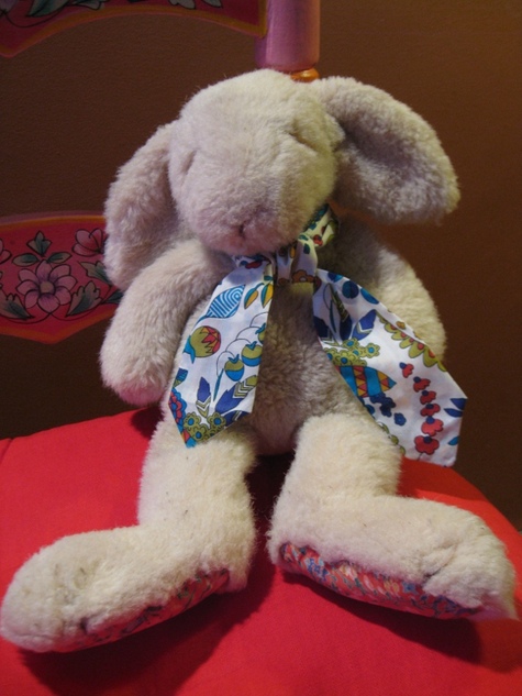 Cravat_model1_lrg_large