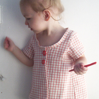 Bella_standing_listing
