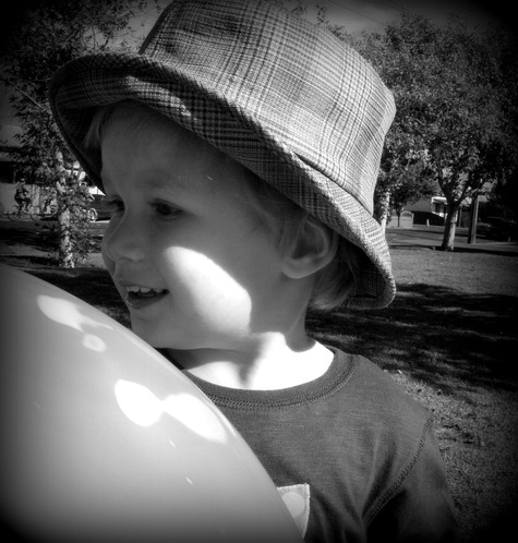 Ezra_hat_b_w_large