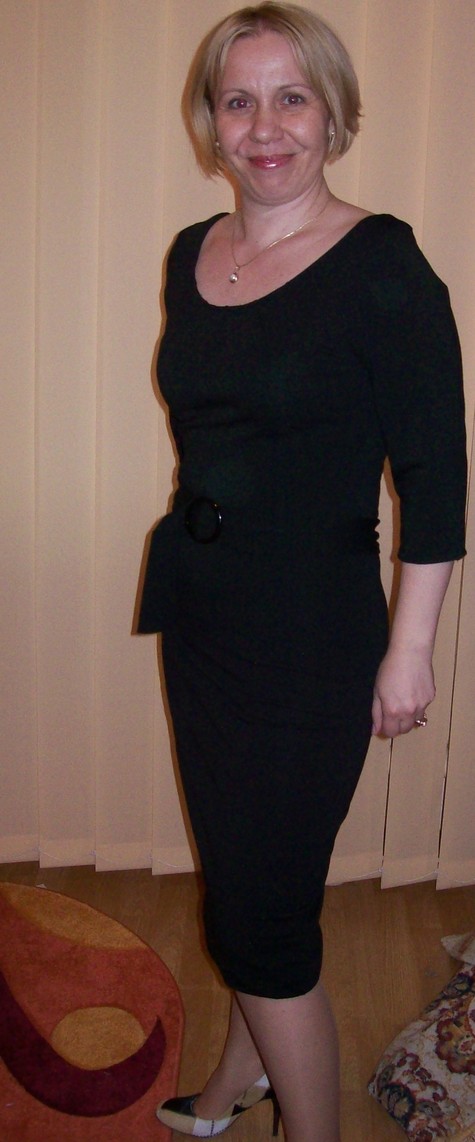 Miki_cu_rochia_neagra_4_large