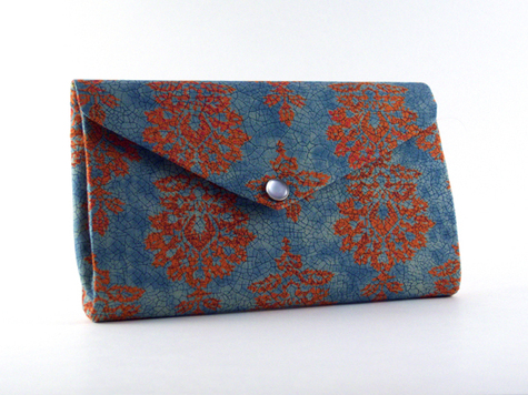 Blue_crackled_print-front_closed_large