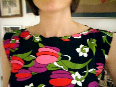 Flower_tunic_neckline_large