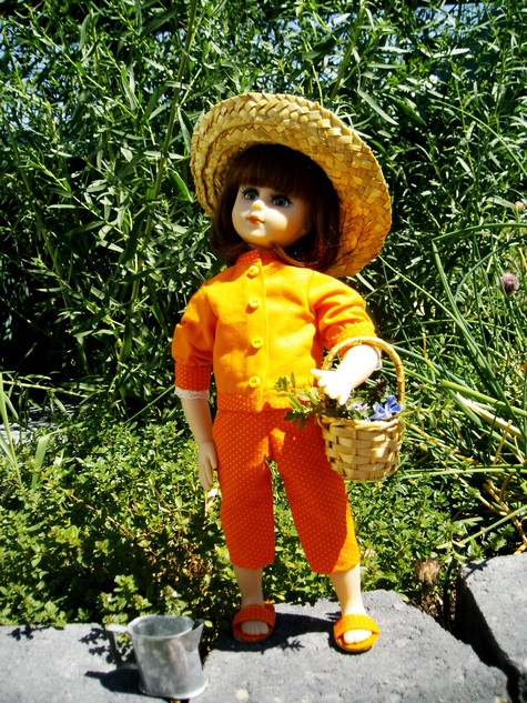 Orange_doll_003_large