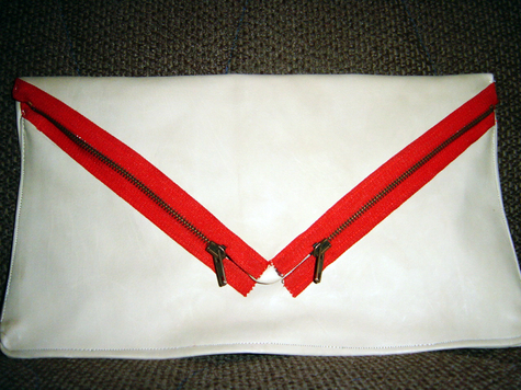 Nude_leather_clutch_with_red_zipper_large
