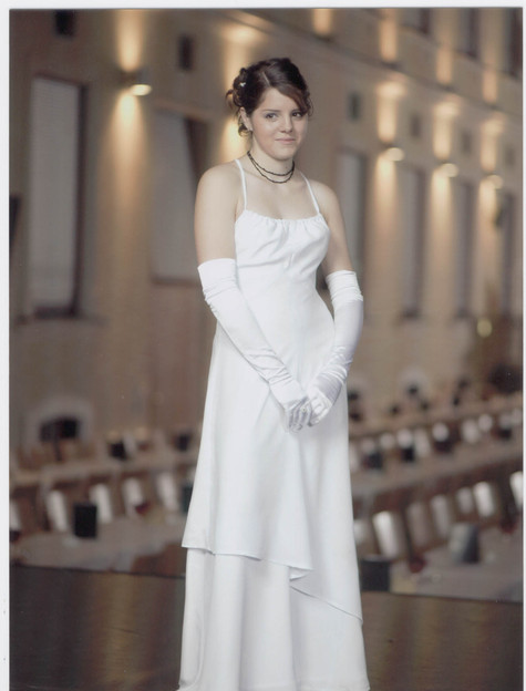 Rebecca-_maturafoto4_large