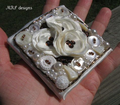 Ivory_beaded_brooch_4_large
