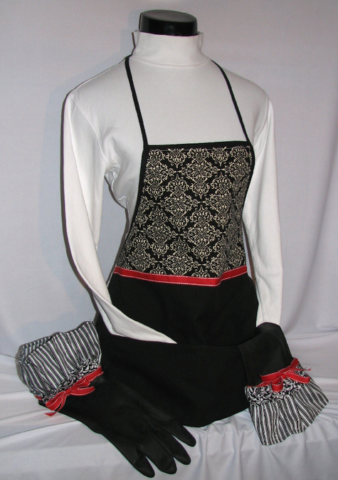 Apron_red_wht_blk_with_rubber_gloves_large