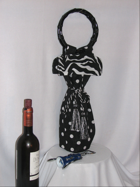 Wine_tote_blk_wht_zebra_wine_tote_large