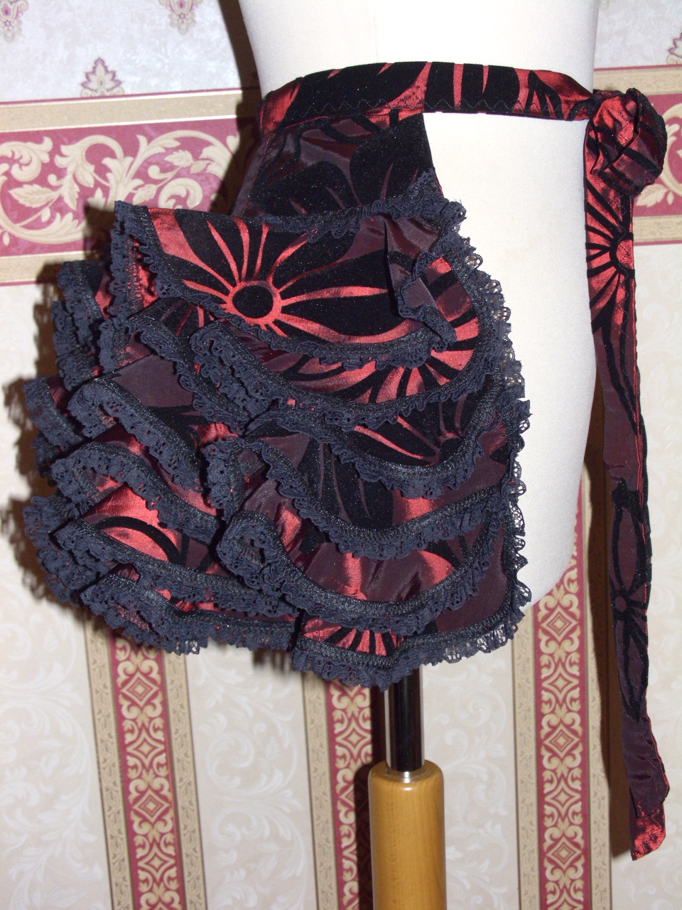 Burlesque ruffle bustle. – Sewing Projects | BurdaStyle.com