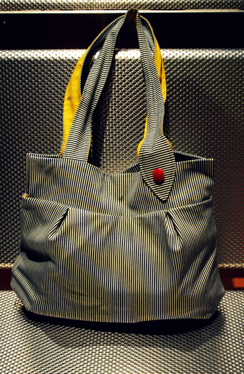 Striped_wasp_bag_large