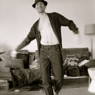 Jeans_dancing_listing