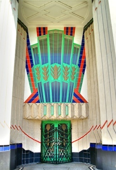 Art_deco_hoover_building_london_large