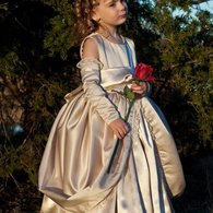 Fancy_dress_listing