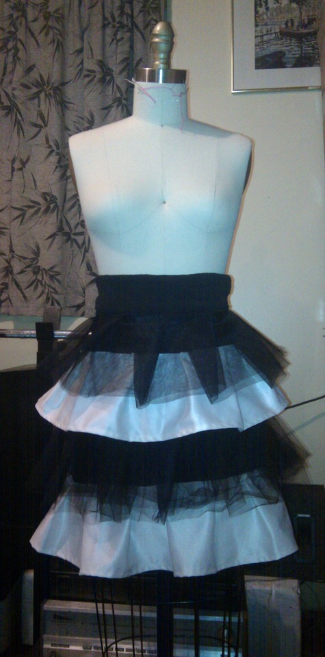 B_w_layer_skirt_large