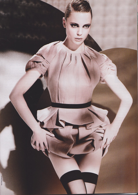 Vogue_jan_10_0001_large