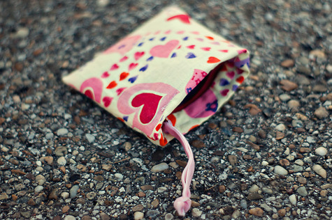 Widowpouchheart_large