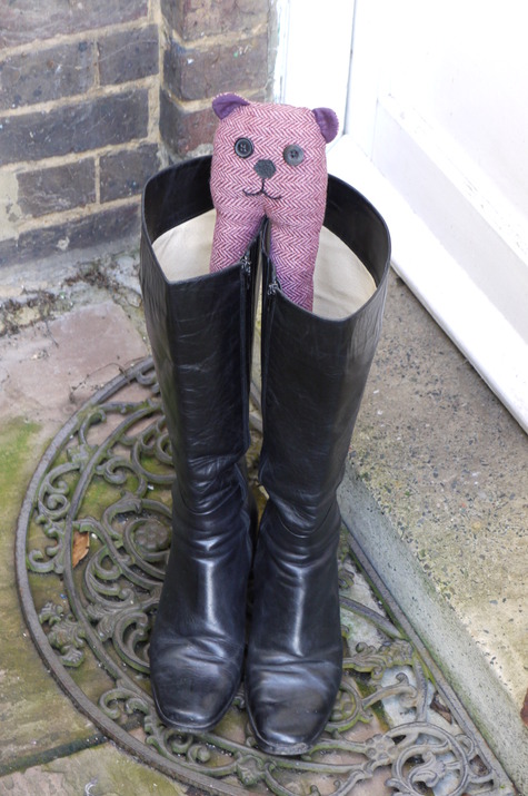 Boot_bear_004_large