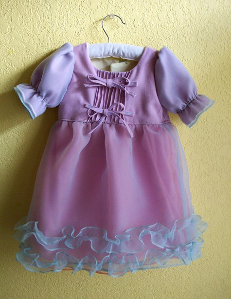 Birthday_dress_001adj_large